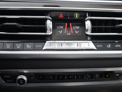 Used 2019 BMW X7 xDrive40i w/ Premium Package AWD/4WD image 11