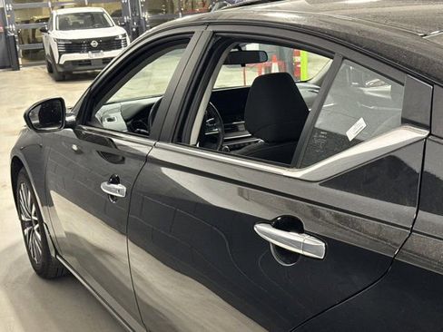 Used 2023 Nissan Altima 2.5 SV w/ SV Premium Package image 20