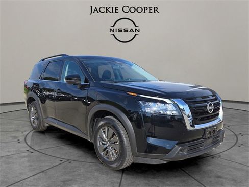 Certified 2024 Nissan Pathfinder SV image 7