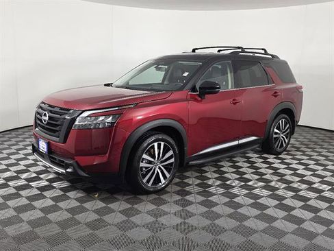 Used 2024 Nissan Pathfinder Platinum w/ Lighting Package (N93) AWD/4WD image 9