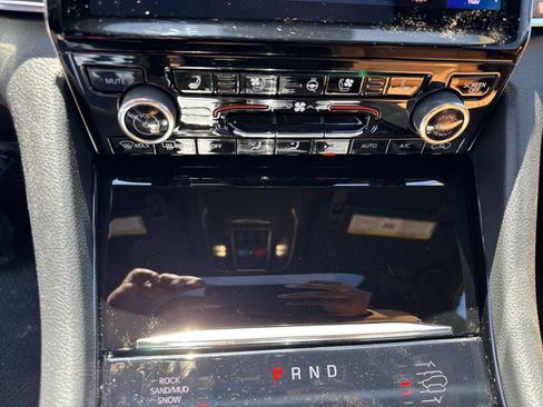 New 2025 Jeep Grand Cherokee Summit w/ Luxury Tech Group V image 28