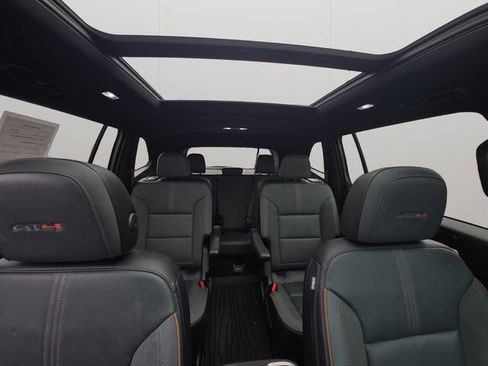 Used 2024 GMC Acadia AT4 w/ Luxury Package image 17