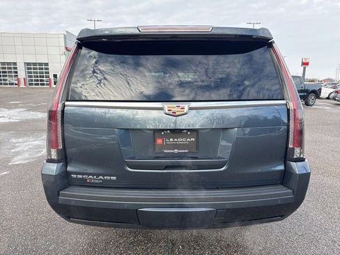 Used 2020 Cadillac Escalade ESV Premium Luxury w/ LPO, Radiant Package image 11