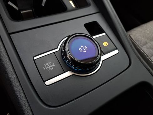 Certified 2025 Volkswagen Tiguan S FWD image 30