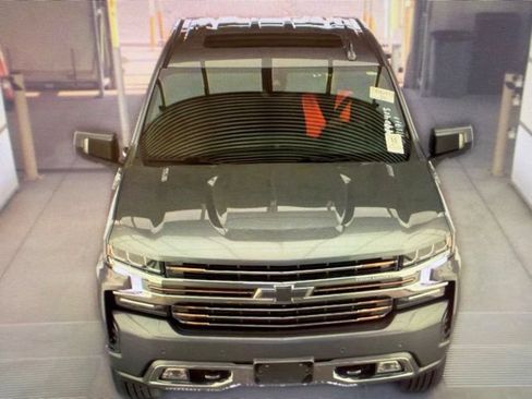 Used 2020 Chevrolet Silverado 1500 High Country w/ Technology Package AWD/4WD image 14