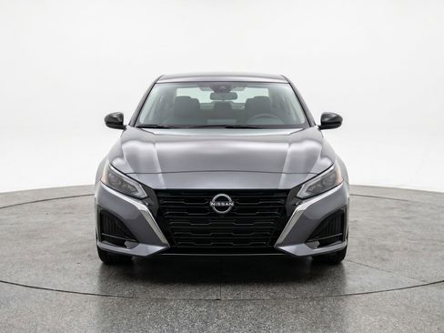 Used 2025 Nissan Altima 2.5 SV image 1