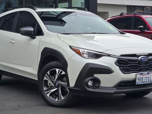Used 2024 Subaru Crosstrek 2.0i Premium image 2