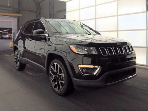 Used 2019 Jeep Compass Limited AWD/4WD image 3