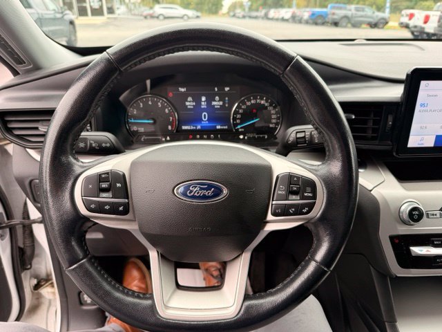 Used 2022 Ford Explorer XLT AWD/4WD image 16