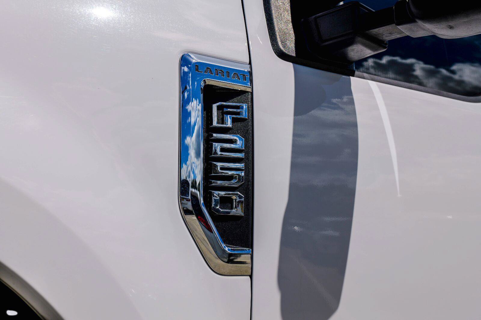 Used 2020 Ford F250 Lariat w/ Lariat Value Package AWD/4WD image 3