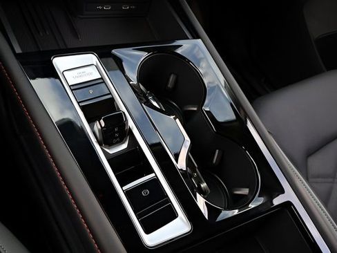 New 2026 Volkswagen Atlas Peak Edition AWD/4WD image 26