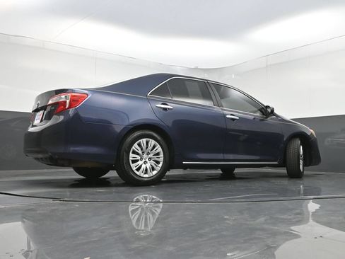 Used 2014 Toyota Camry LE FWD image 25