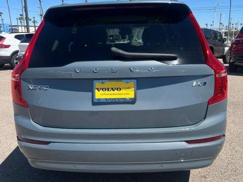 Used 2023 Volvo XC90 B5 Core AWD/4WD image 4