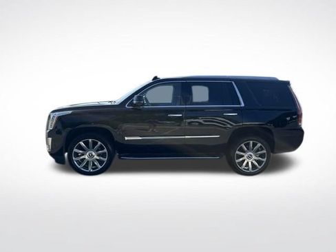 Used 2018 Cadillac Escalade Luxury AWD/4WD image 4