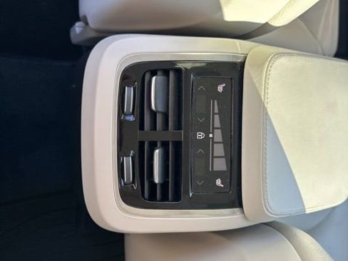Used 2023 Volvo XC90 B6 Plus w/ Protection Package Premier image 21