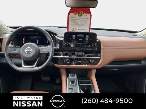 Used 2023 Nissan Pathfinder Platinum AWD/4WD image 14