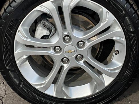 Used 2020 Chevrolet Bolt LT image 9