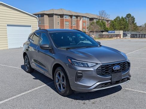 Used 2023 Ford Escape ST-Line image 3