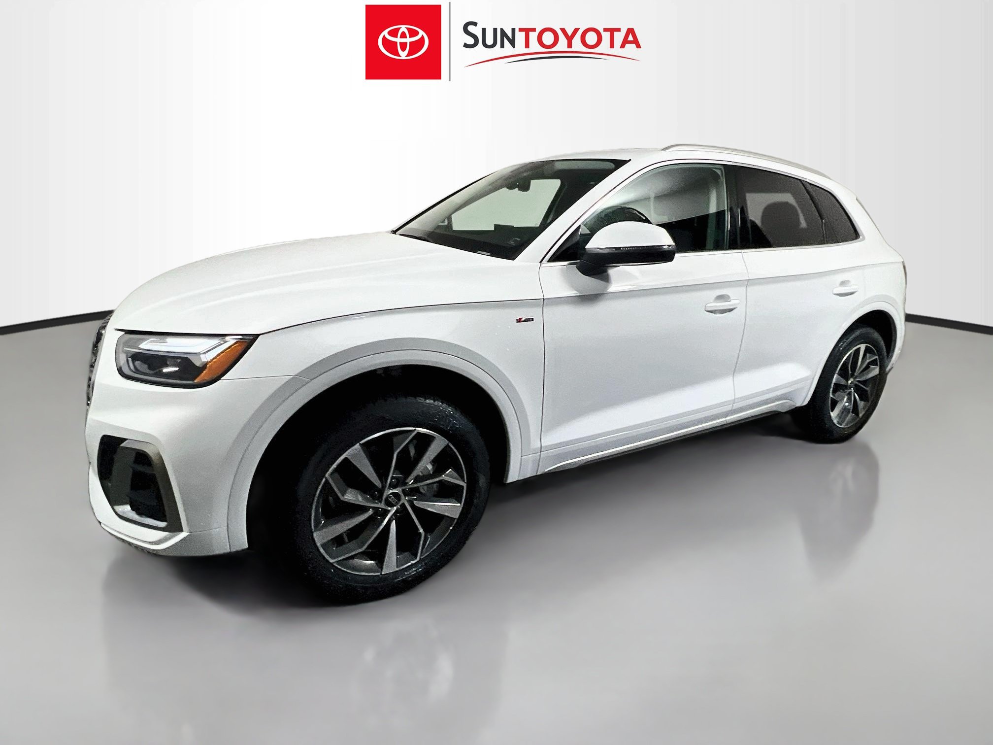 Used 2023 Audi Q5 2.0T Premium w/ Convenience Package AWD/4WD image 9