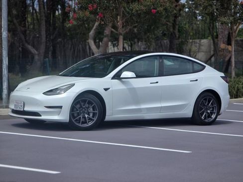 Used 2021 Tesla Model 3 Standard Range Plus RWD image 21