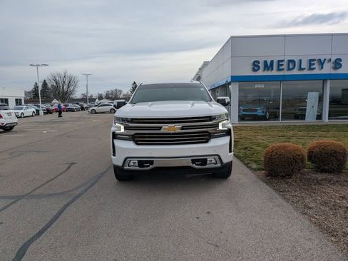 Used 2021 Chevrolet Silverado 1500 High Country w/ Technology Package image 3