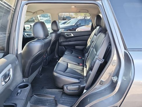 Used 2019 Nissan Pathfinder SL image 26