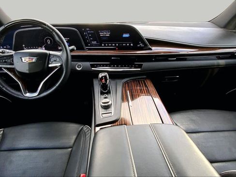 Used 2024 Cadillac Escalade Premium Luxury RWD image 16