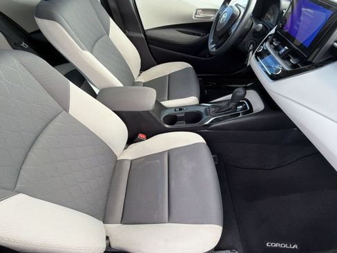 Certified 2025 Toyota Corolla LE FWD image 26