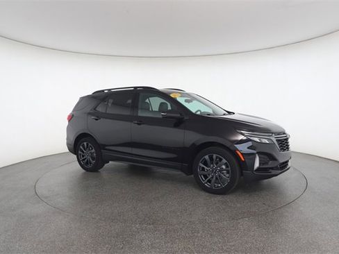 Used 2022 Chevrolet Equinox RS w/ Infotainment Package image 26