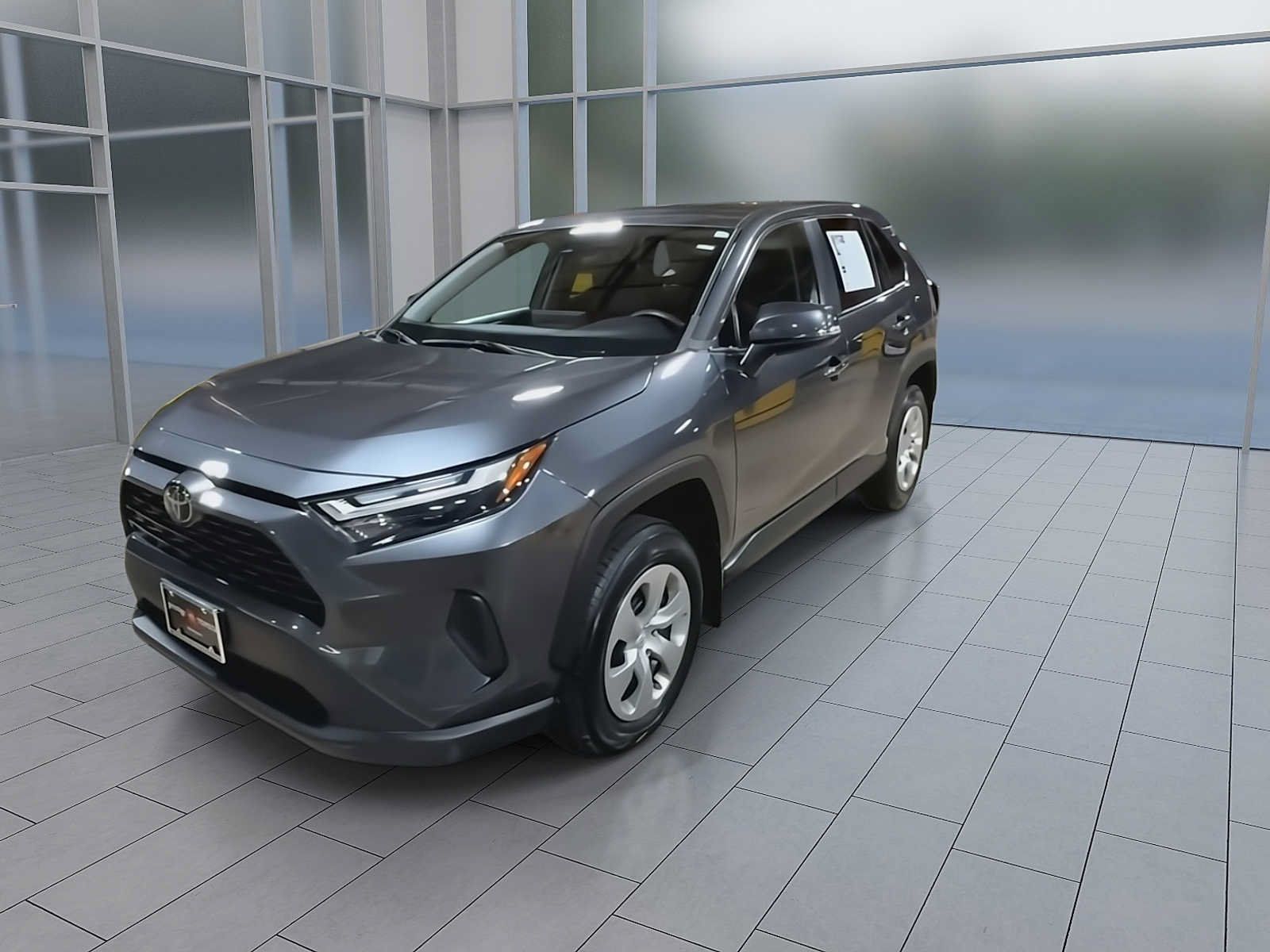 Used 2023 Toyota RAV4 LE AWD/4WD image 4