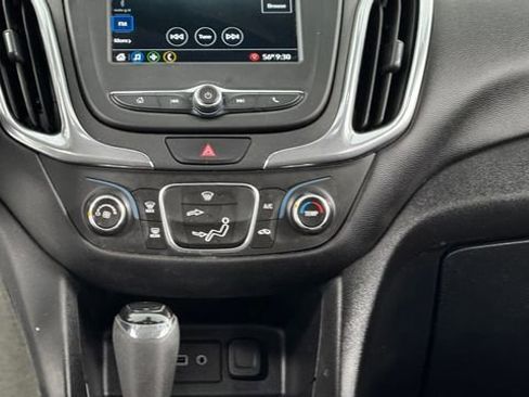 Used 2019 Chevrolet Equinox LT FWD image 16
