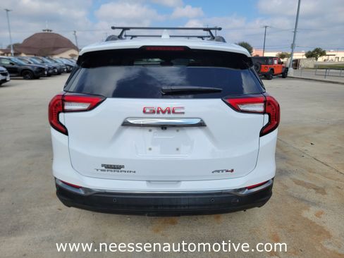 Used 2022 GMC Terrain AT4 w/ Infotainment Package II image 6