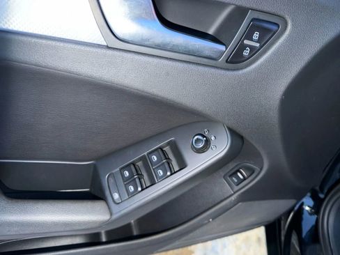 Used 2011 Audi A4 2.0T Premium image 12