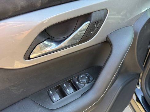 Used 2025 Chevrolet Blazer LT AWD/4WD image 19