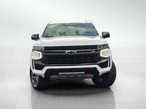 Used 2021 Chevrolet Tahoe Z71 w/ Luxury Package image 2