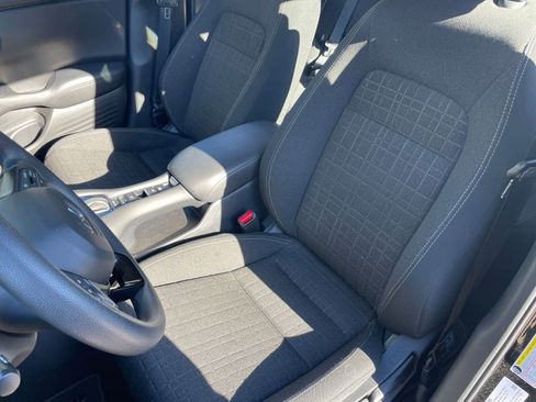 Used 2025 Honda HR-V LX image 34