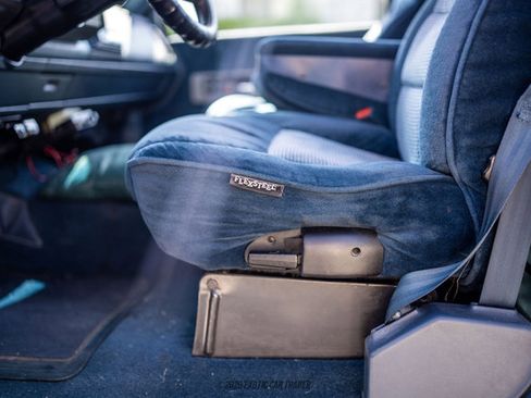 Used 1990 Chevrolet Silverado 3500 2WD Regular Cab image 33