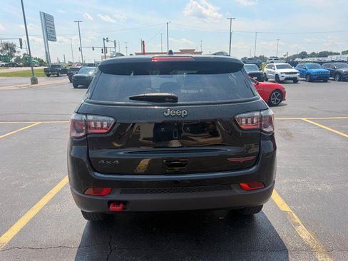 Used 2022 Jeep Compass Trailhawk w/ Sun and Sound Group AWD/4WD image 3