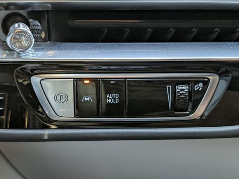 Used 2024 Cadillac Lyriq Sport AWD/4WD image 31