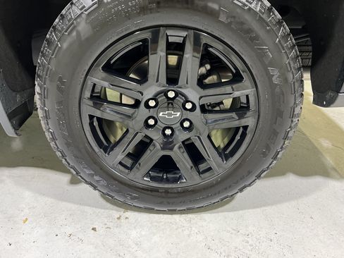Used 2025 Chevrolet Silverado 1500 High Country w/ Midnight Edition AWD/4WD image 13