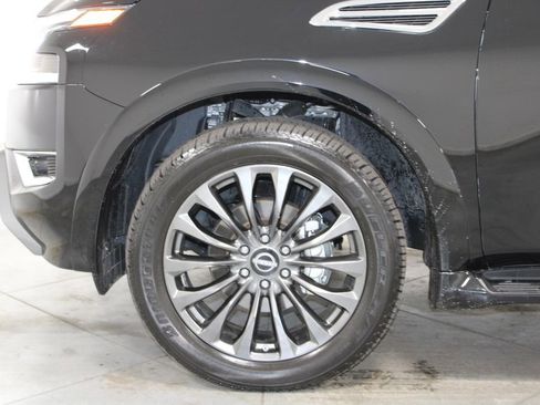 Used 2024 Nissan Armada Platinum w/ Captain's Chairs Package image 18