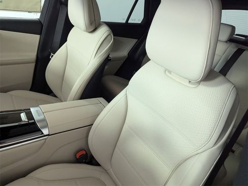 New 2026 Mercedes-Benz GLC 300 4MATIC image 8