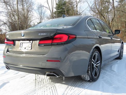 Used 2022 BMW 530i xDrive 530i xDrive w/ Premium Package image 5