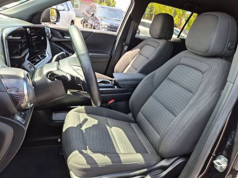 Used 2025 Chevrolet Equinox LT FWD image 25