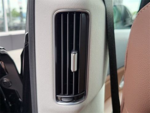 Used 2024 Mercedes-Benz GLS 450 4MATIC image 43