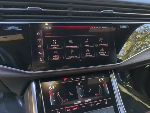 Certified 2025 Audi Q8 Premium w/ Black Optic Package image 20