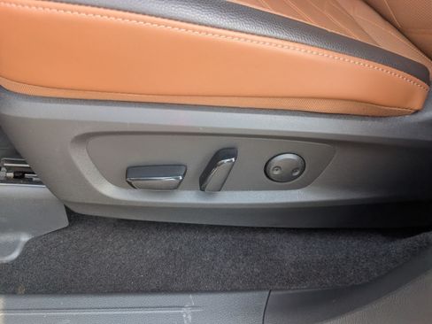Used 2025 Nissan Pathfinder Platinum w/ Cargo Package FWD image 15