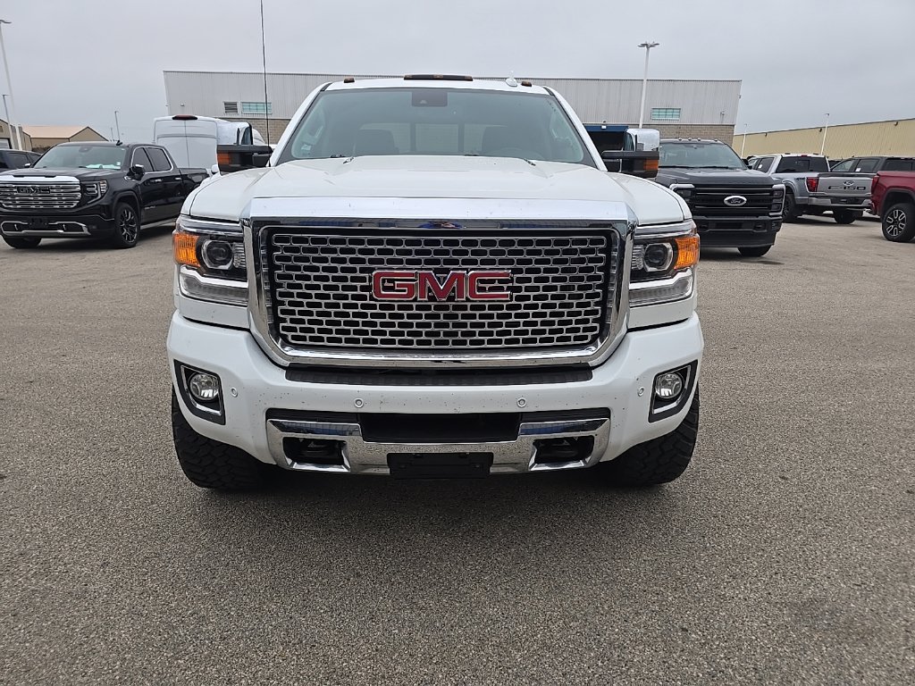 Used 2015 GMC Sierra 2500 Denali w/ Duramax Plus Package AWD/4WD image 3