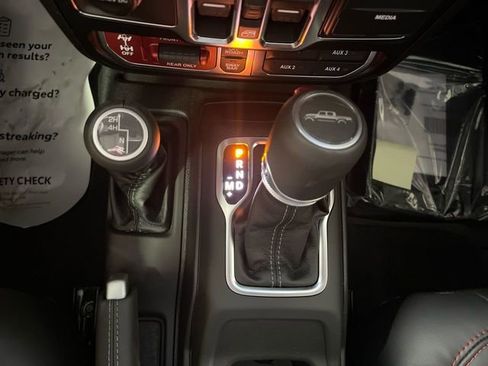 New 2026 Jeep Gladiator Rubicon AWD/4WD image 19