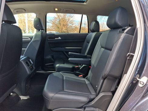 Used 2019 Volkswagen Atlas SEL R-Line image 11